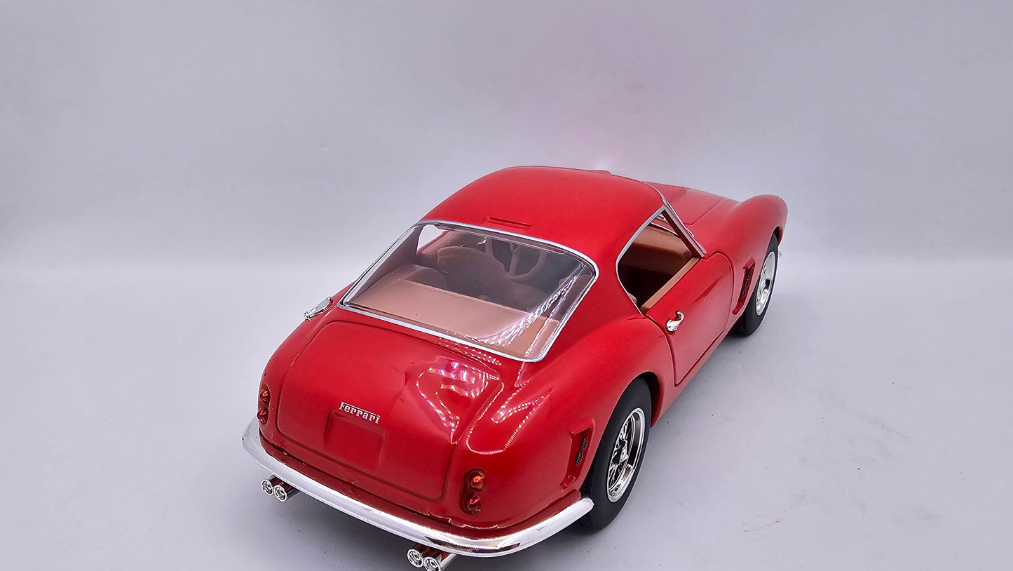 Ferrari 250 GT Berlinetta Passo Corto - Escala 1/24 - Burago - (Sin caja)