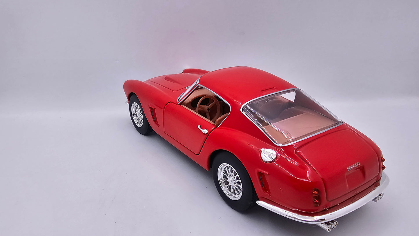Ferrari 250 GT Berlinetta Passo Corto - Escala 1/24 - Burago - (Sin caja)