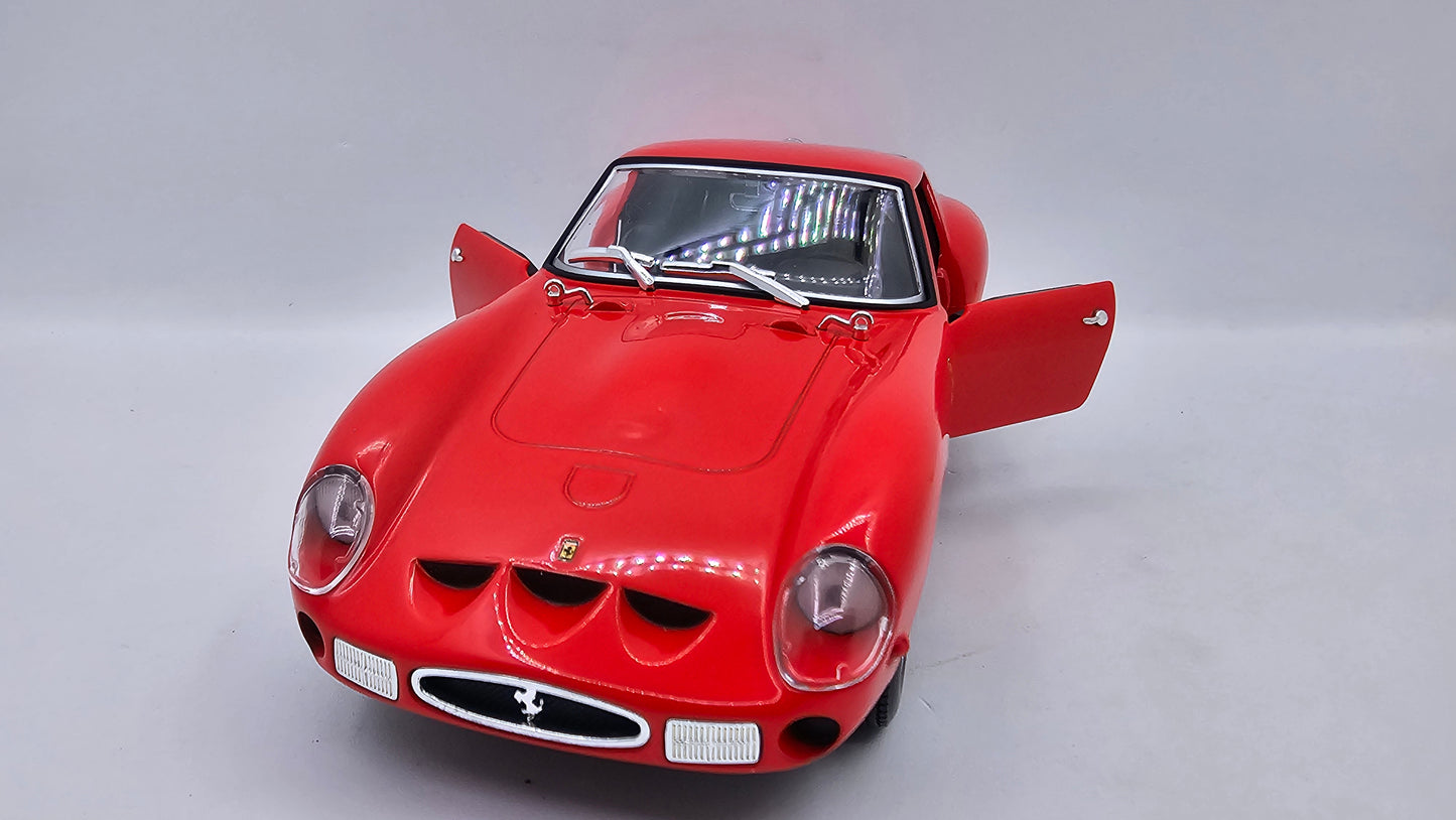 Ferrari 250 GT0 - Escala 1/24 - Burago - (Sin caja)