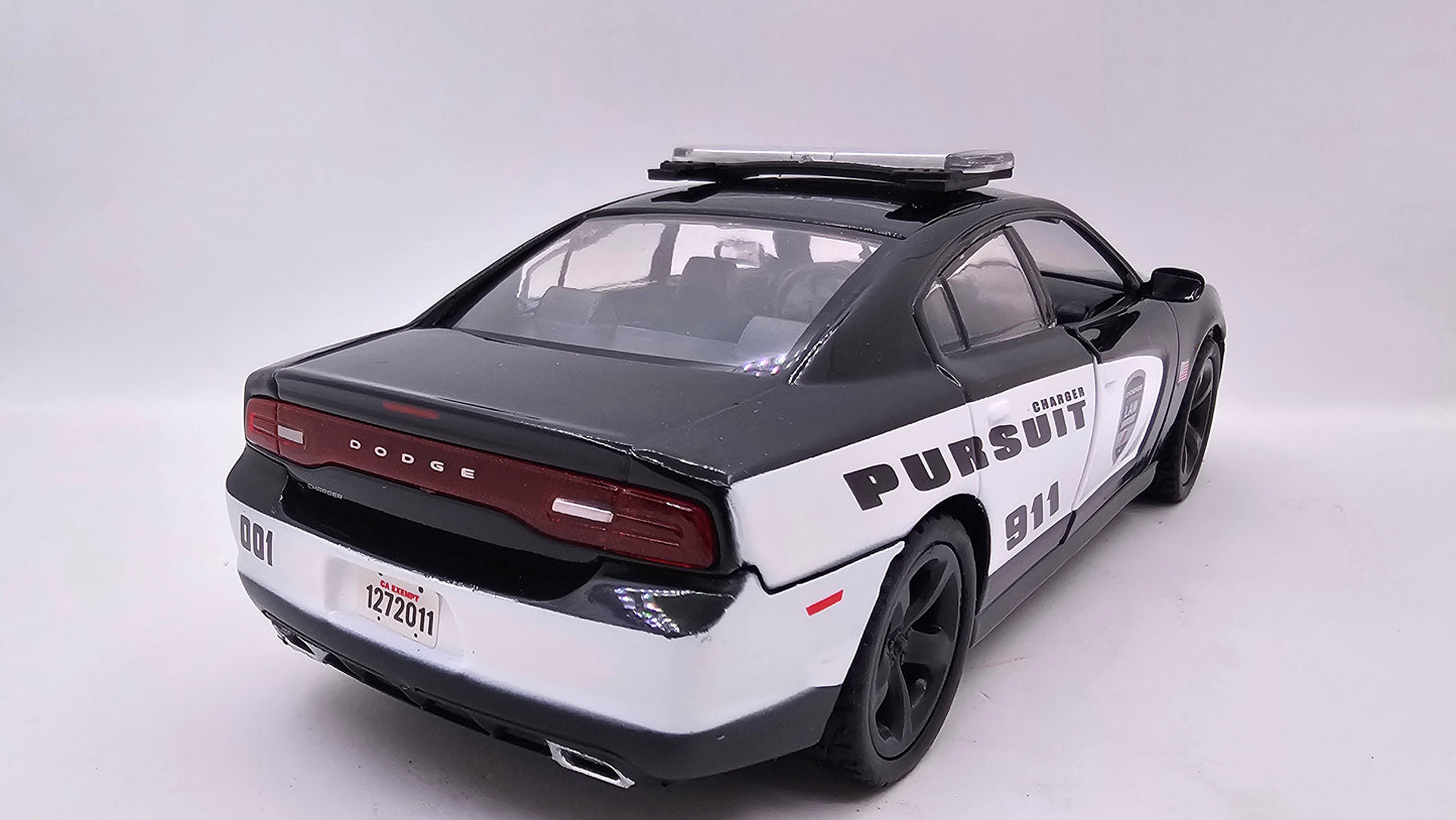 Dodge Charger Policia 2011 - Escala 1/24 - MotorMax - (Sin caja)