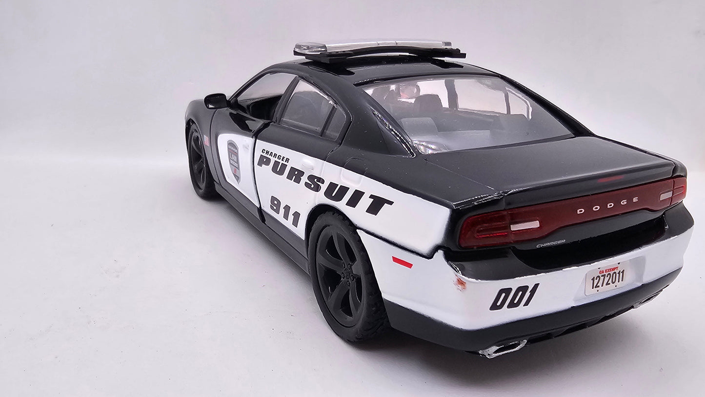 Dodge Charger Policia 2011 - Escala 1/24 - MotorMax - (Sin caja)