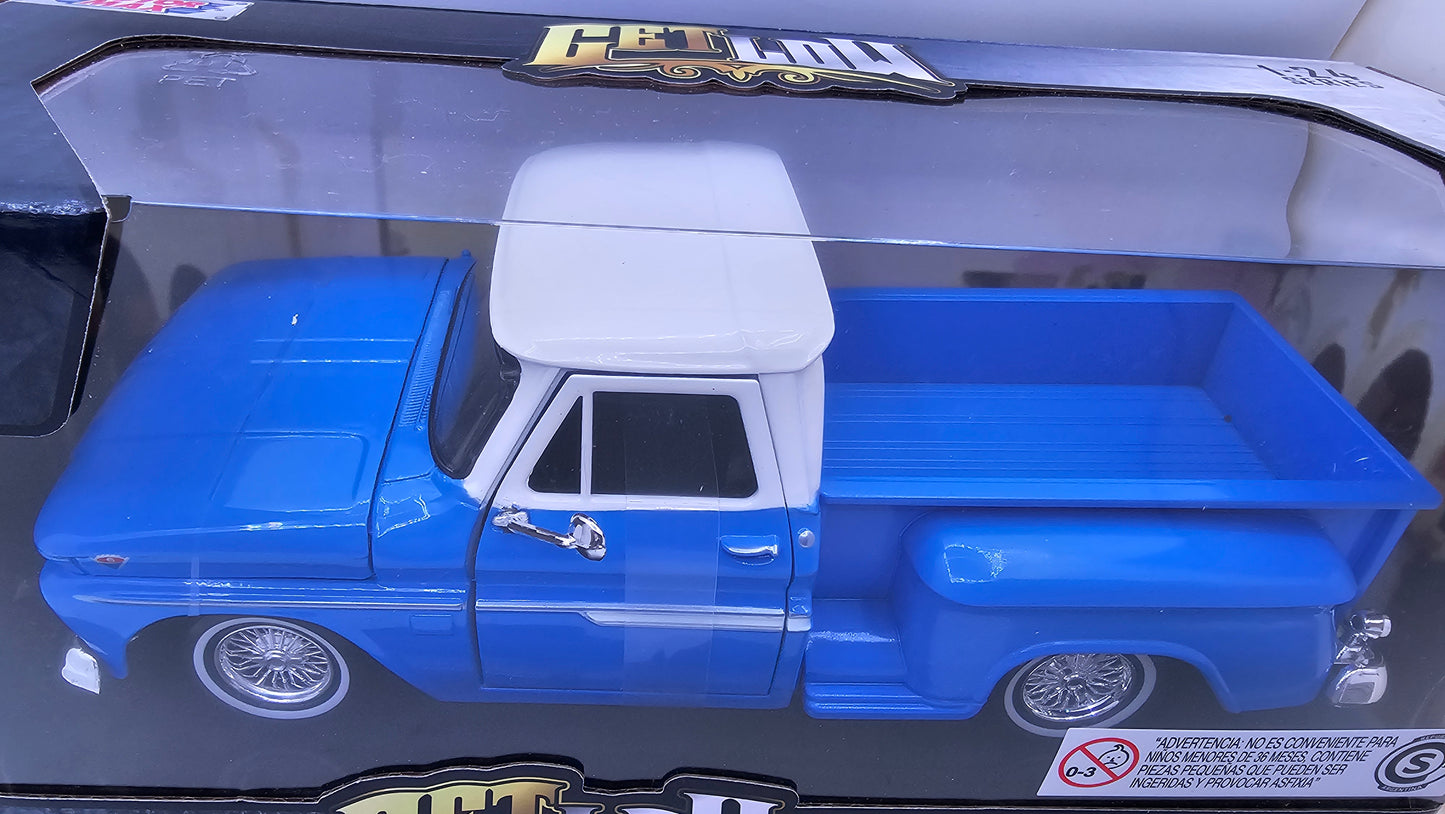 GMC C1000 FENDERSIDE 1966 CUSTOM - Escala 1/24 - Motormax