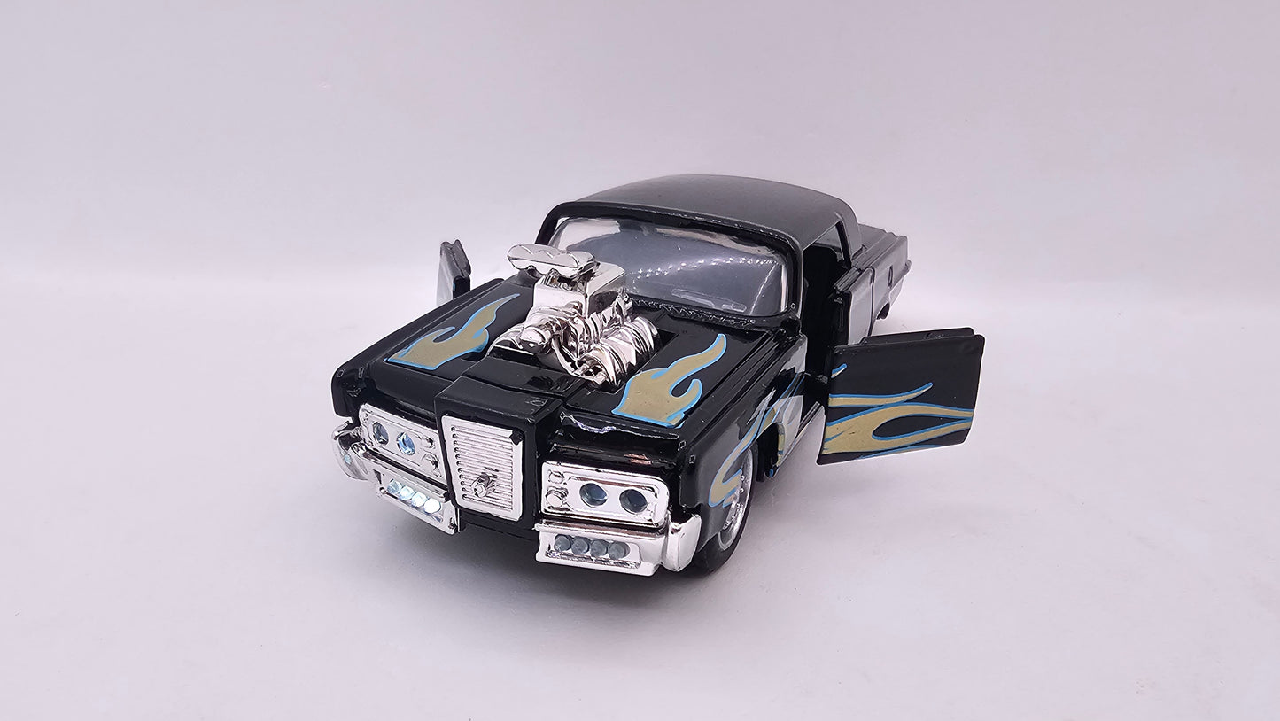 Chrysler Imperial 1965 - Escala 1/32 - Con Luces y Sonidos