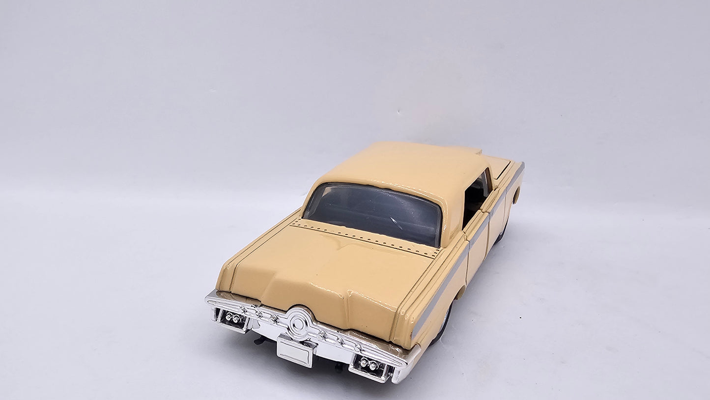 Chrysler Imperial 1965 - Escala 1/32 - Con Luces y Sonidos