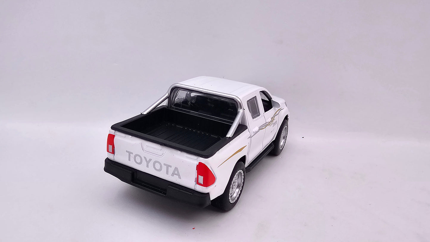 Toyota Hilux 4x4 - Escala 1/32 - Con Luces y Sonidos - Kingstoy - (Sin caja)