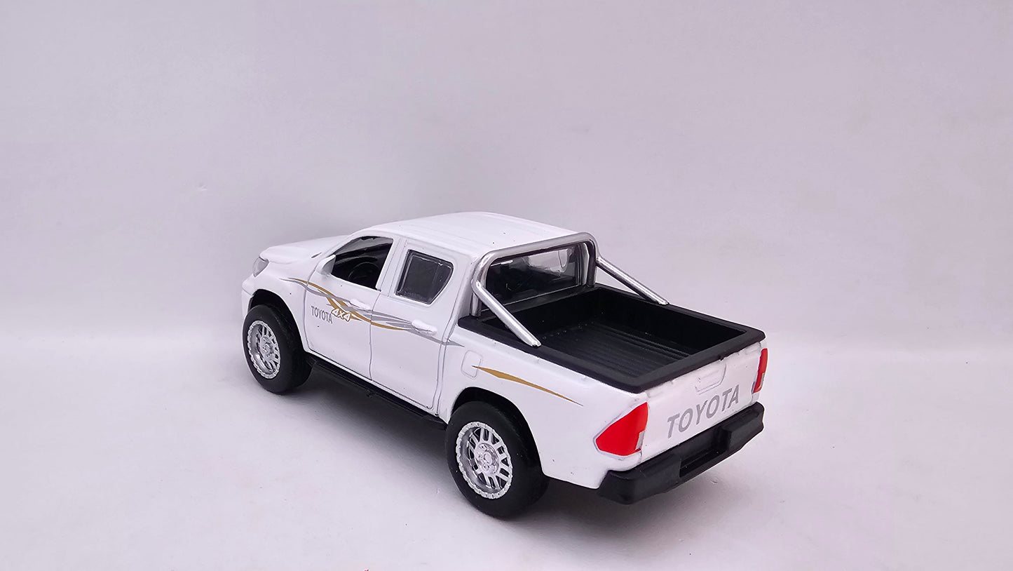 Toyota Hilux 4x4 - Escala 1/32 - Con Luces y Sonidos - Kingstoy - (Sin caja)