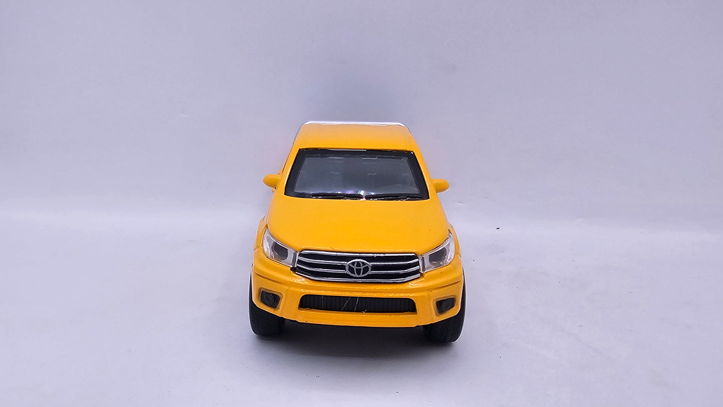 Toyota Hilux 4x4 - Escala 1/32 - Con Luces y Sonidos - Kingstoy - (Sin caja)