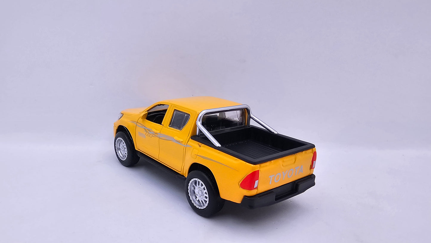 Toyota Hilux 4x4 - Escala 1/32 - Con Luces y Sonidos - Kingstoy - (Sin caja)