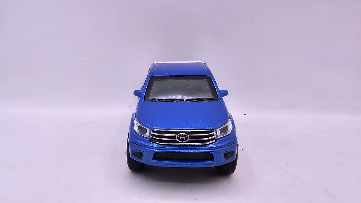 Toyota Hilux 4x4 - Escala 1/32 - Con Luces y Sonidos - Kingstoy - (Sin caja)