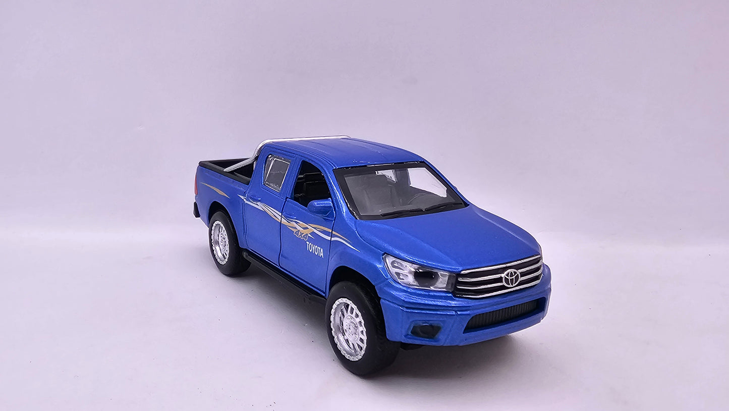Toyota Hilux 4x4 - Escala 1/32 - Con Luces y Sonidos - Kingstoy - (Sin caja)