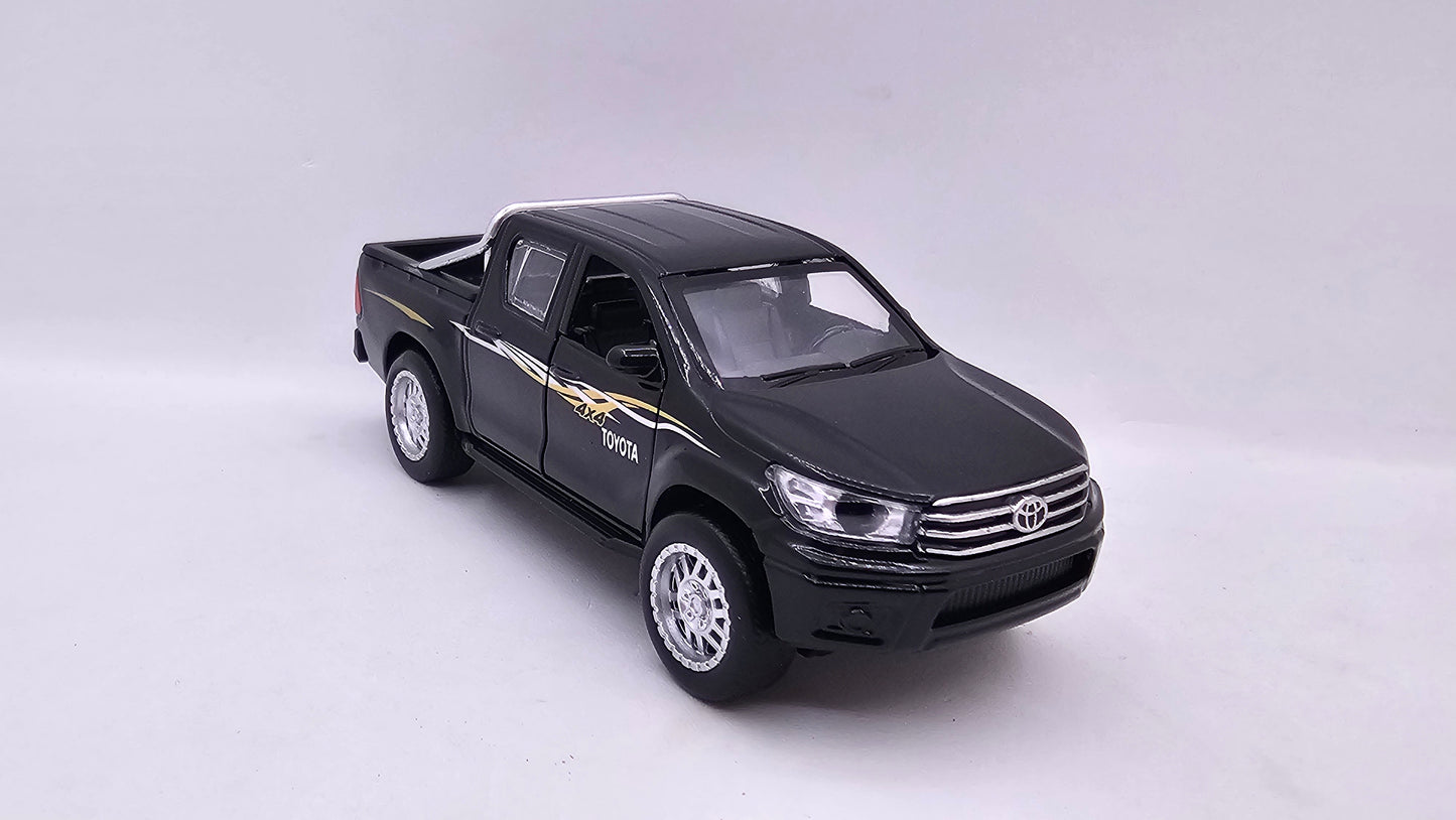 Toyota Hilux 4x4 - Escala 1/32 - Con Luces y Sonidos - Kingstoy - (Sin caja)