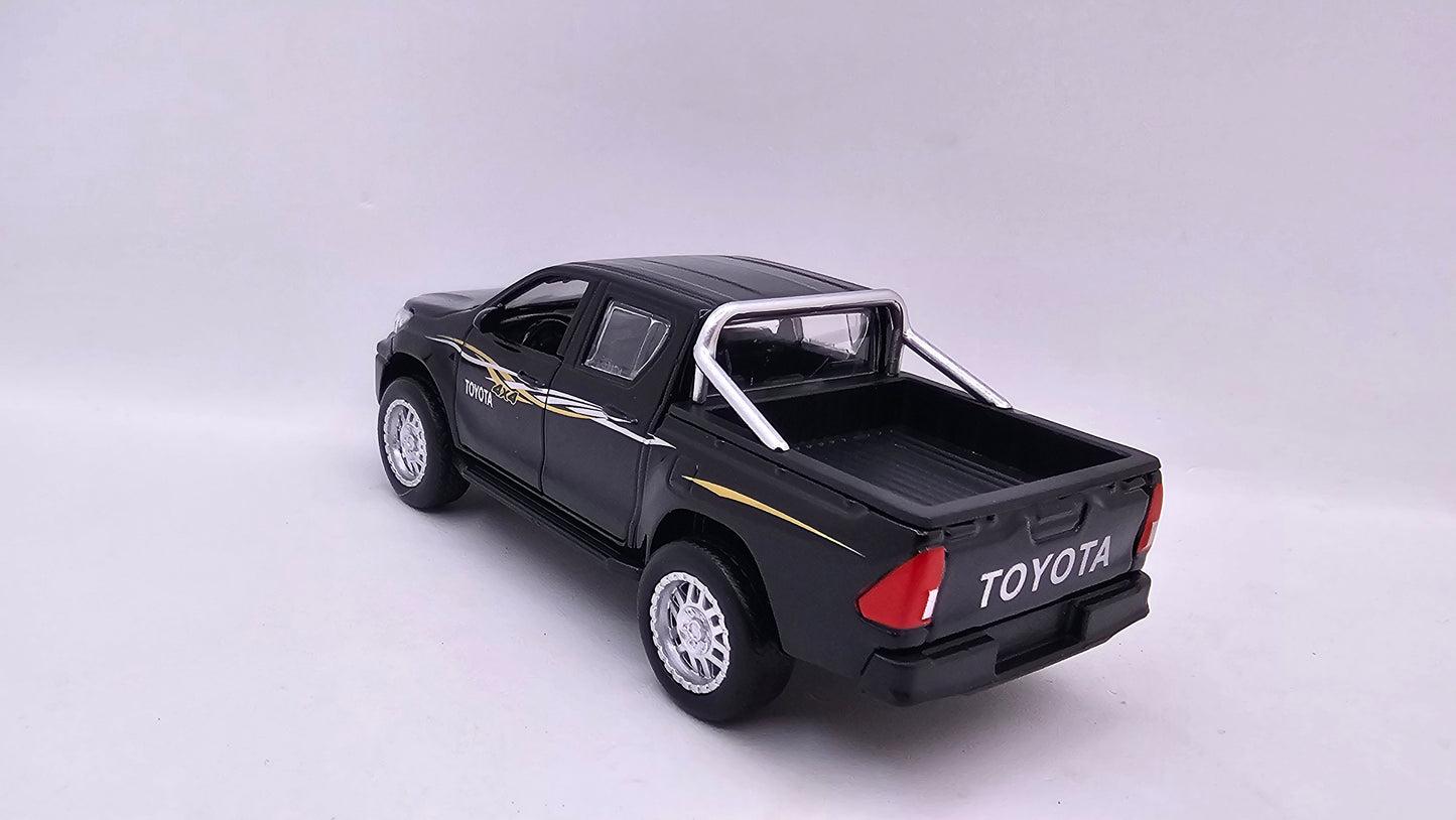 Toyota Hilux 4x4 - Escala 1/32 - Con Luces y Sonidos - Kingstoy - (Sin caja)