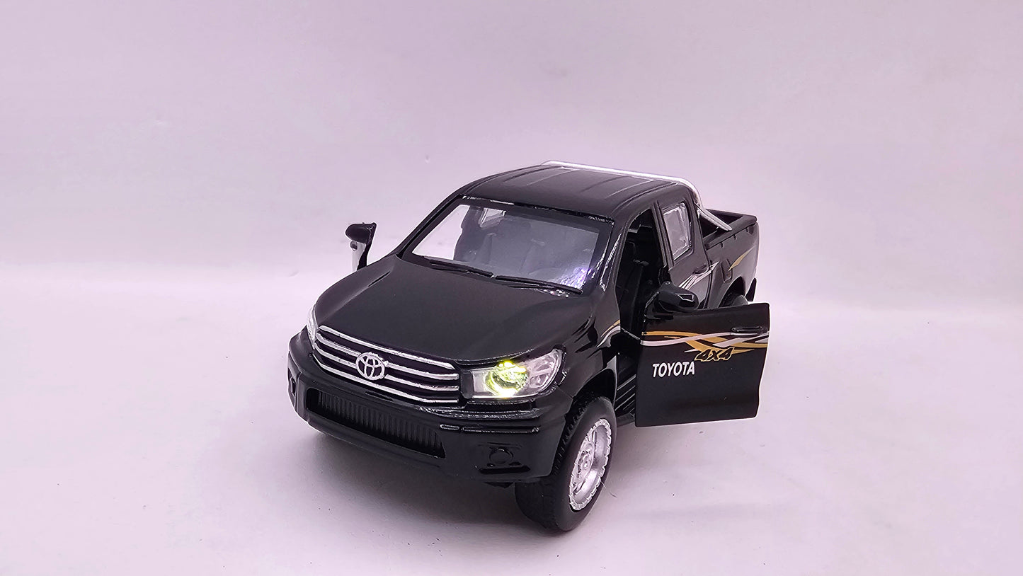 Toyota Hilux 4x4 - Escala 1/32 - Con Luces y Sonidos - Kingstoy - (Sin caja)