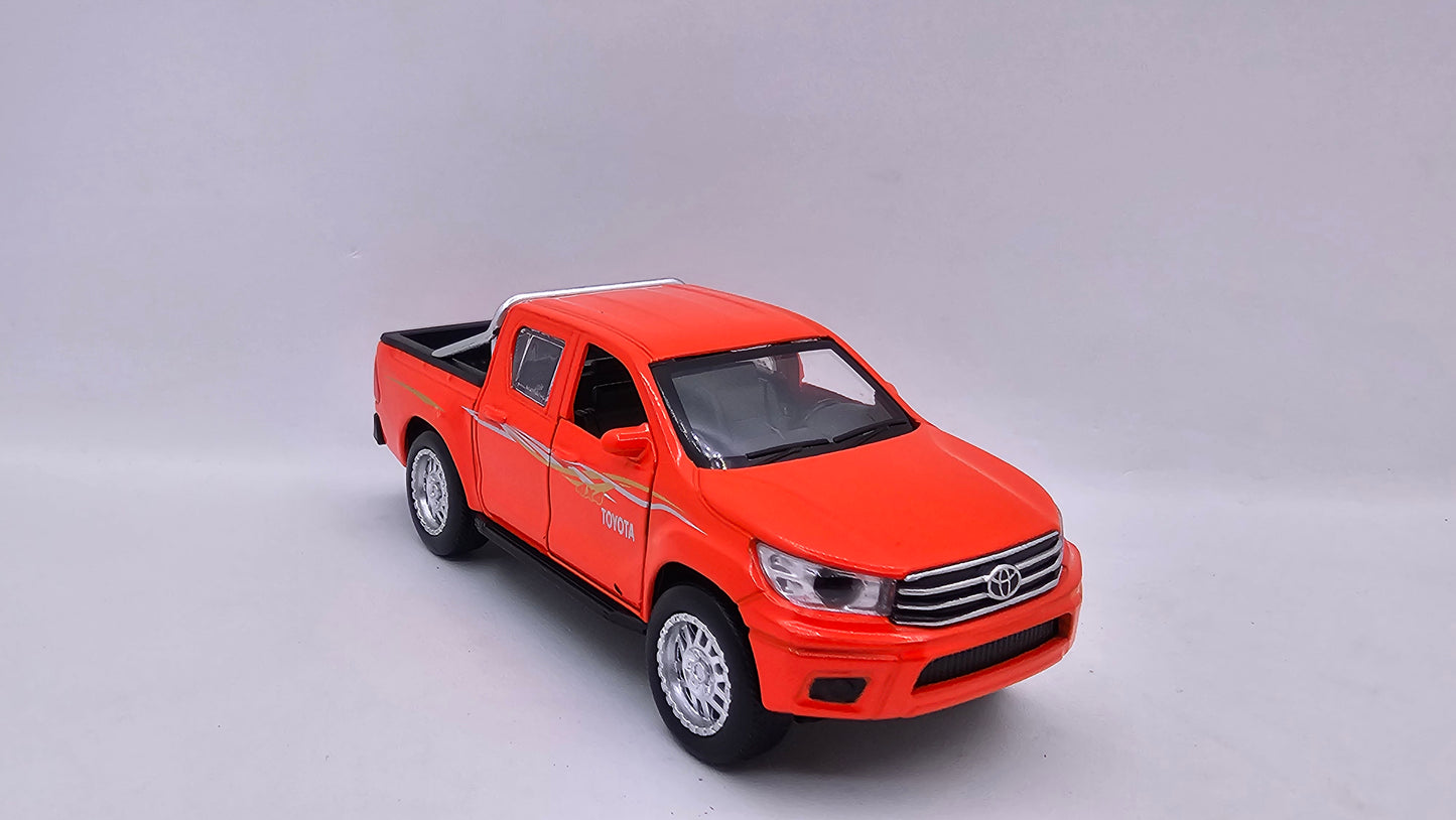 Toyota Hilux 4x4 - Escala 1/32 - Con Luces y Sonidos - Kingstoy - (Sin caja)
