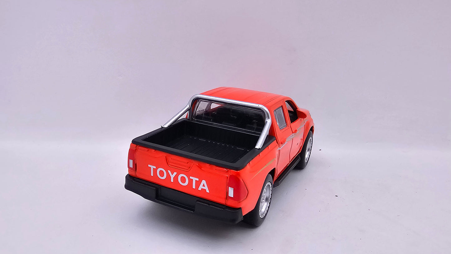Toyota Hilux 4x4 - Escala 1/32 - Con Luces y Sonidos - Kingstoy - (Sin caja)