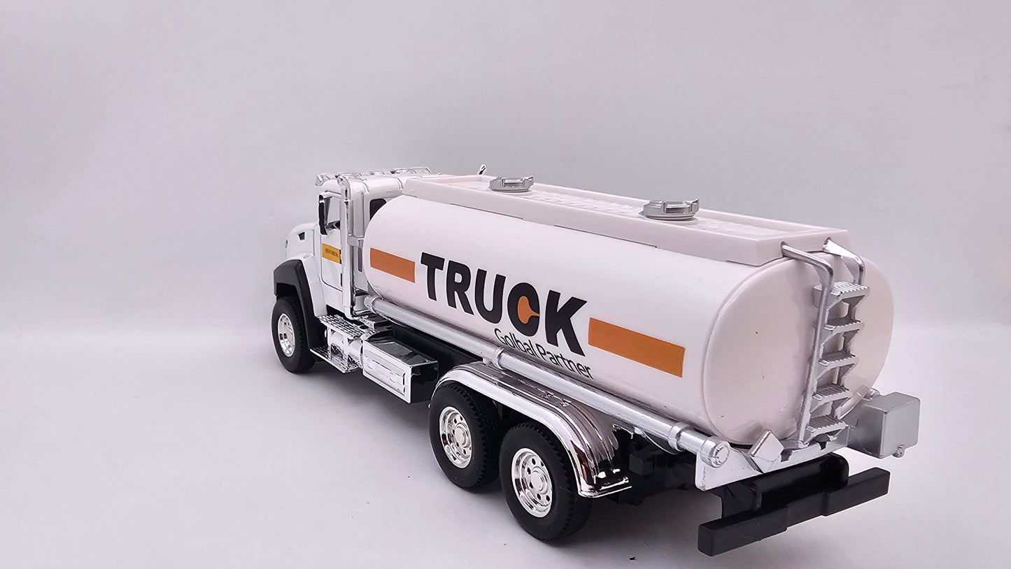 Camion Cisterna Caterpillar CT660 - Escala 1/50 - Max Metal