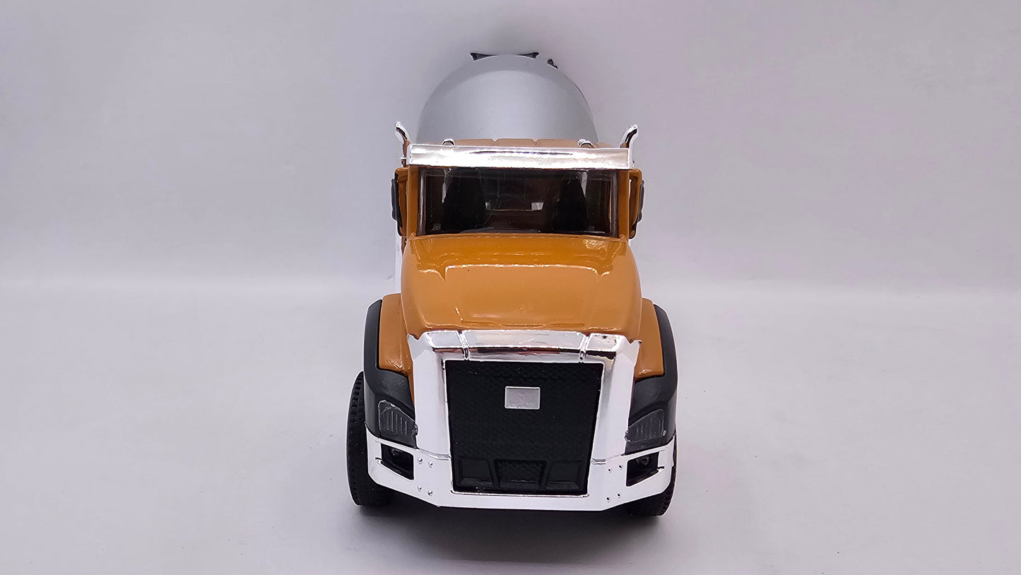 Camion Mezclador Caterpillar CT660 - Escala 1/50 - Max Metal