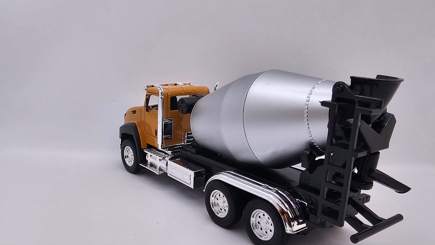 Camion Mezclador Caterpillar CT660 - Escala 1/50 - Max Metal