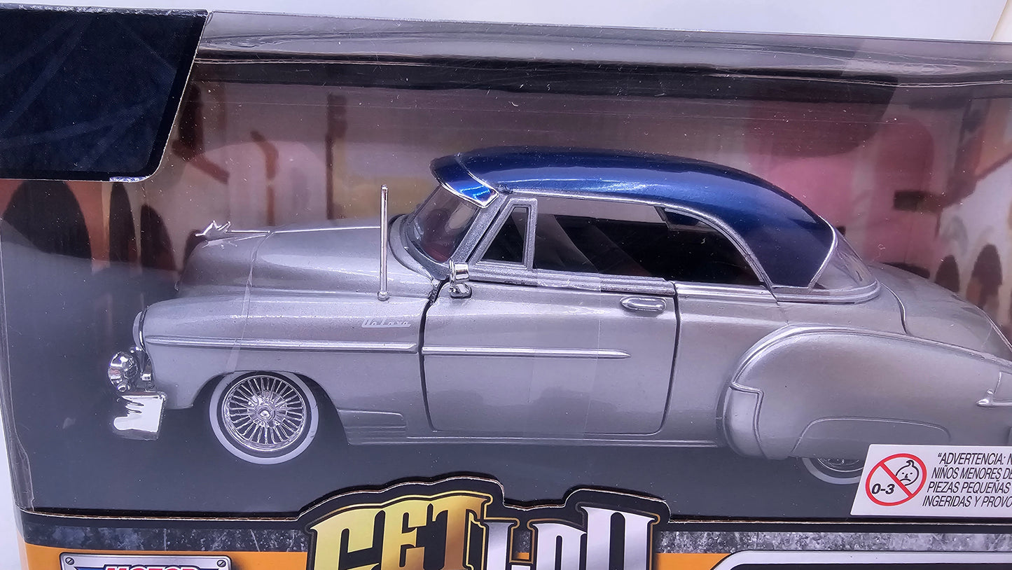 Chevy Bel Air 1950 Custom - Escala 1/24 - Motormax