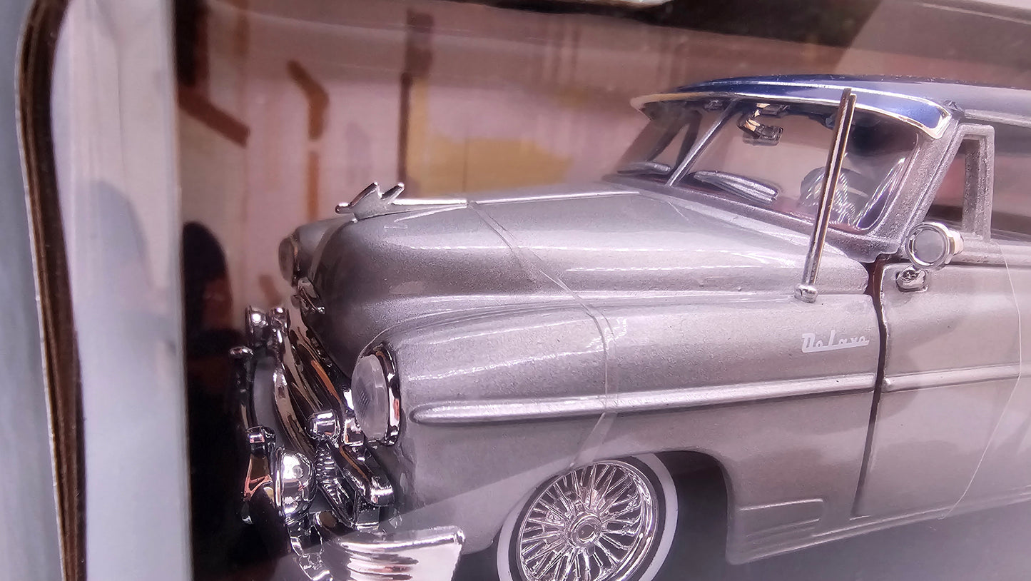 Chevy Bel Air 1950 Custom - Escala 1/24 - Motormax
