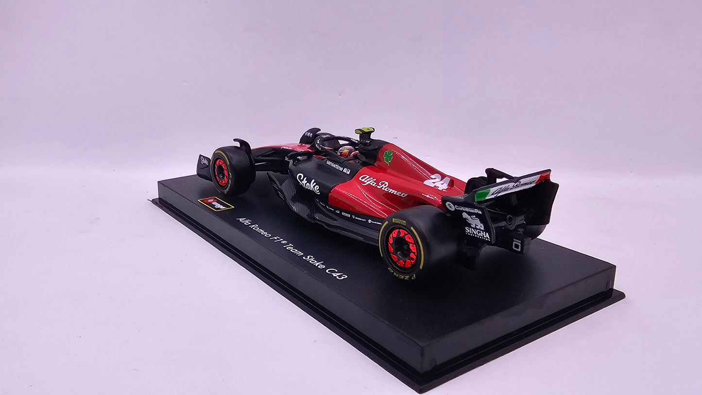 Alfa Romeo Formula 1 C43 #24 Guanyu Zhou - 2023 - F1 Burago Escala 1/43 C/Acrílico y Piloto