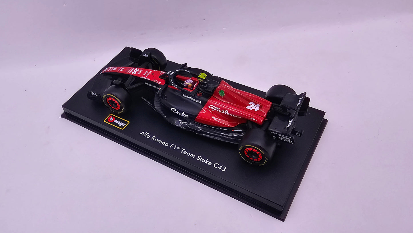 Alfa Romeo Formula 1 C43 #24 Guanyu Zhou - 2023 - F1 Burago Escala 1/43 C/Acrílico y Piloto