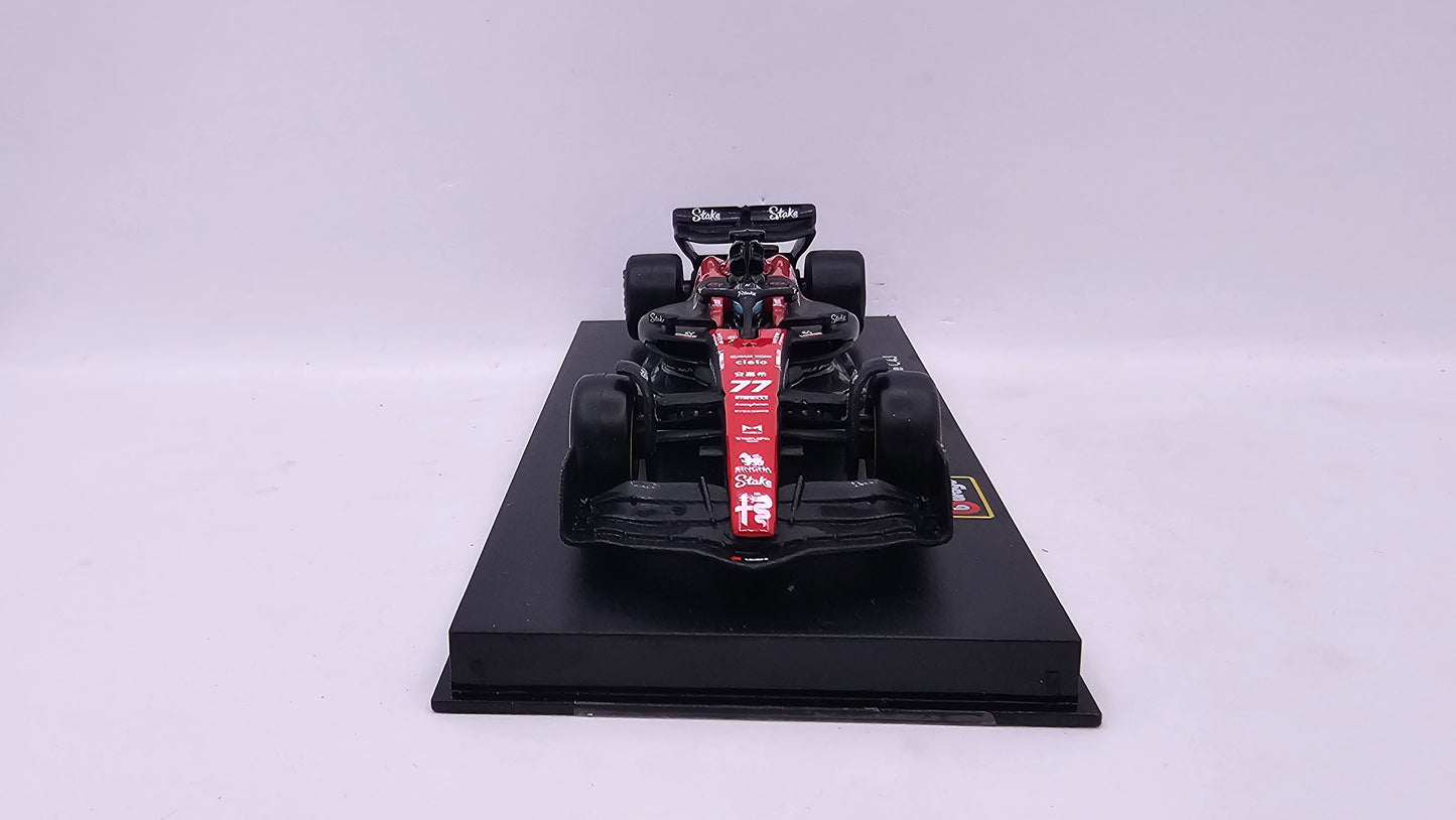 Alfa Romeo Formula 1 C43 #77 Valtteri Bottas - 2023 - F1 Burago Escala 1/43 C/Acrílico y Piloto