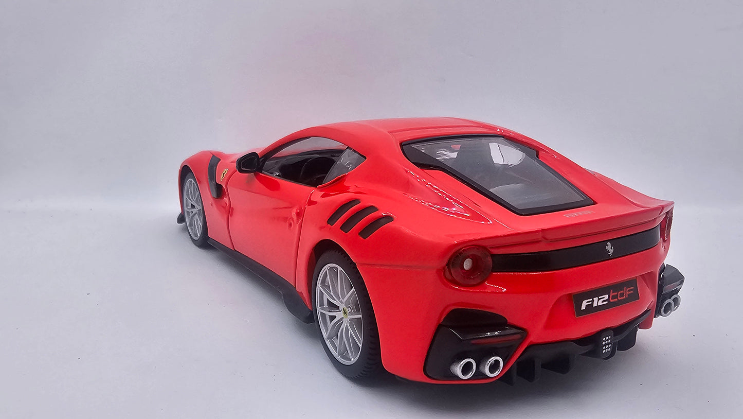 Ferrari F12tdf - Escala 1/24 - Burago - (Sin caja)