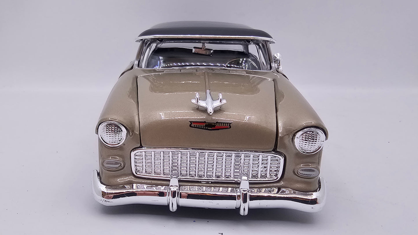 Chevy Bel Air 1955 Custom - Escala 1/24 - MotorMax - (Sin caja)