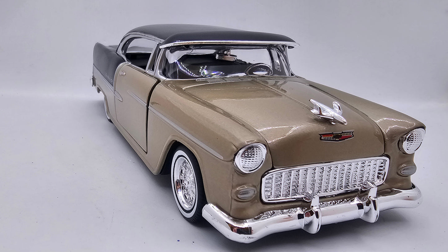 Chevy Bel Air 1955 Custom - Escala 1/24 - MotorMax - (Sin caja)