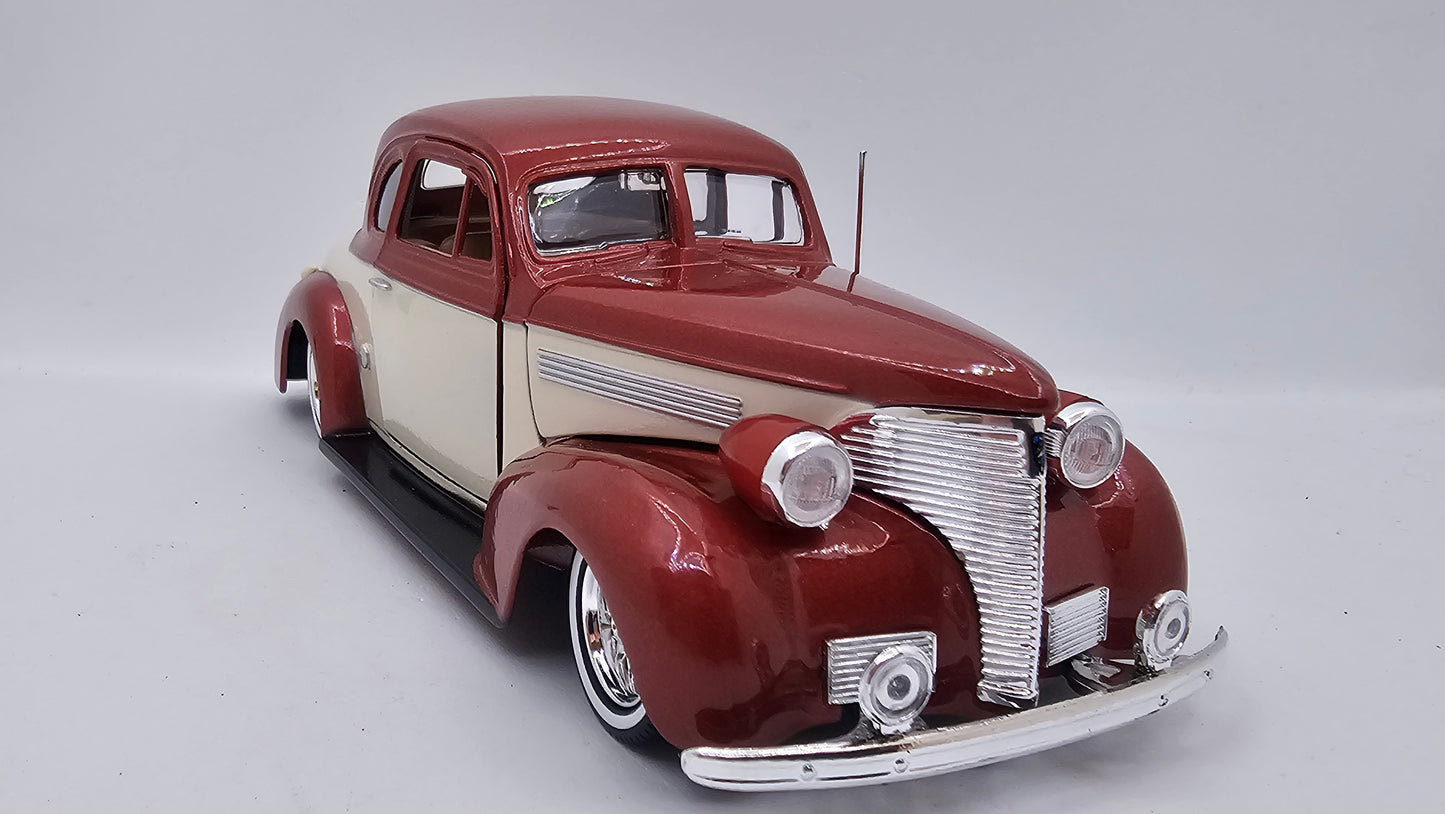Chevrolet Coupe 1939 - Escala 1/24 - MotorMax - (Sin caja)