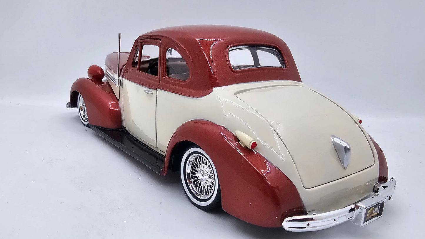 Chevrolet Coupe 1939 - Escala 1/24 - MotorMax - (Sin caja)