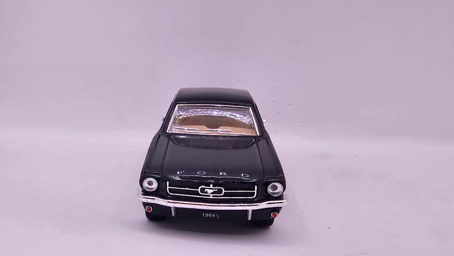 Ford Mustang 1964 - Escala 1/36 - Kinsmart - (Sin caja)