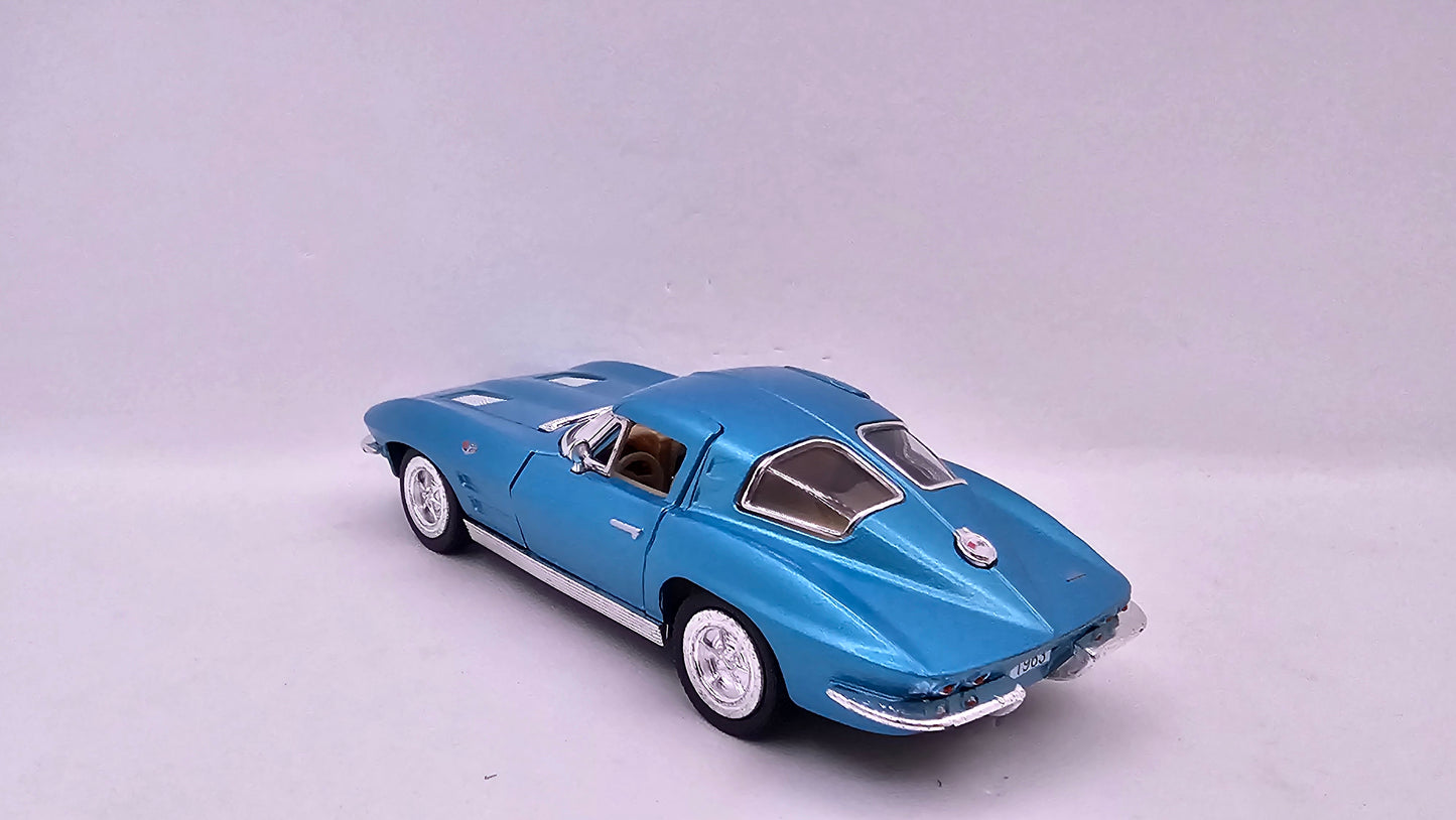 Chevrolet Corvette Sting Ray 1963 - Escala 1/36 - Kinsmart - (Sin caja)