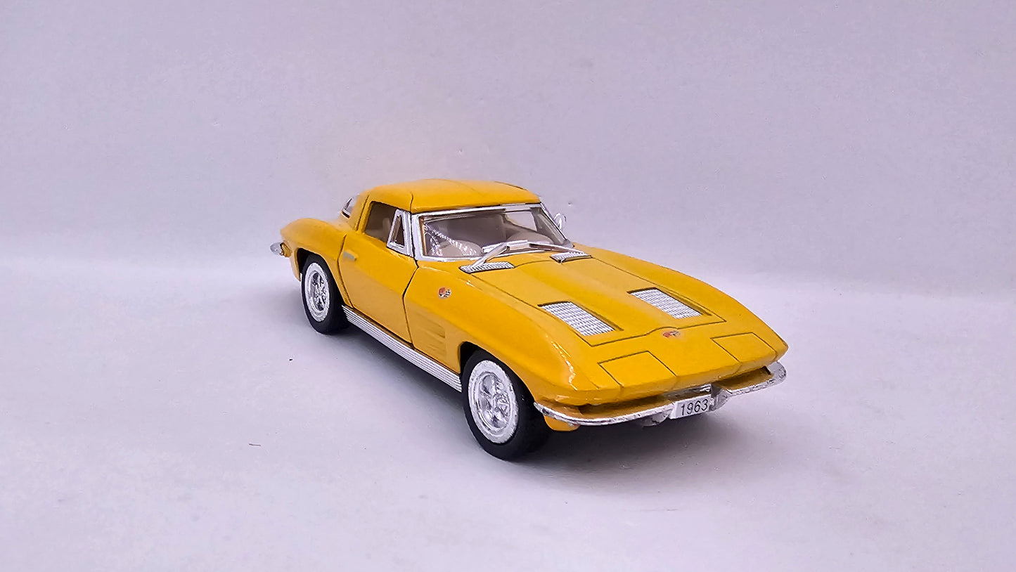 Chevrolet Corvette Sting Ray 1963 - Escala 1/36 - Kinsmart - (Sin caja)