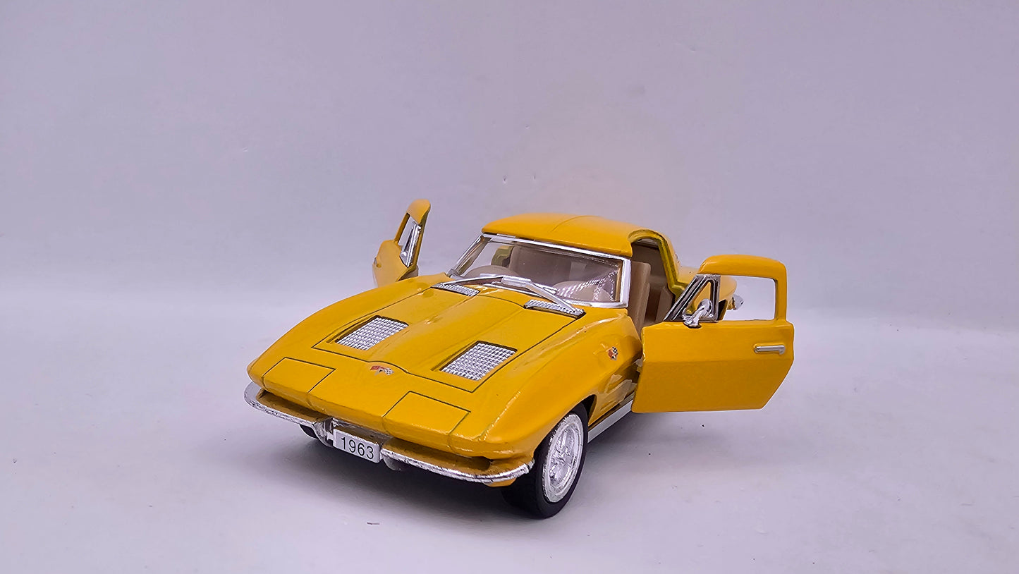 Chevrolet Corvette Sting Ray 1963 - Escala 1/36 - Kinsmart - (Sin caja)