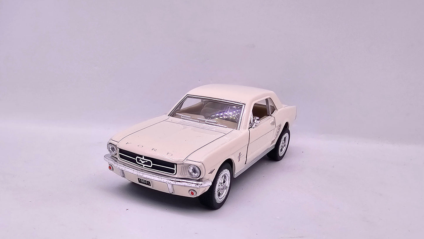 Ford Mustang 1964 - Escala 1/36 - Kinsmart - (Sin caja)