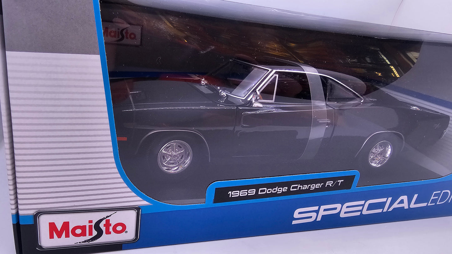 Dodge Charger R/T 1969 - Escala 1/18 - Maisto