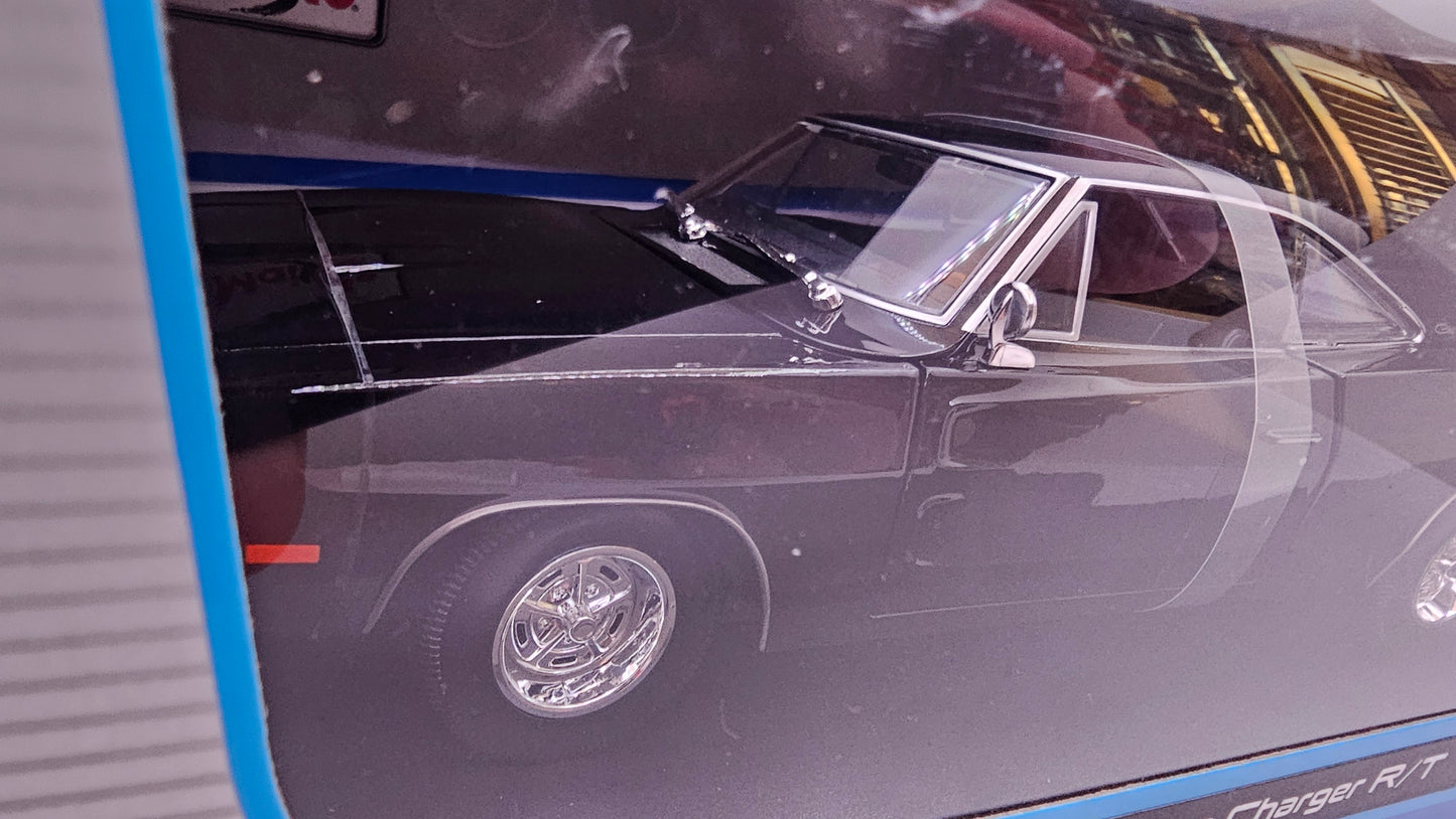 Dodge Charger R/T 1969 - Escala 1/18 - Maisto