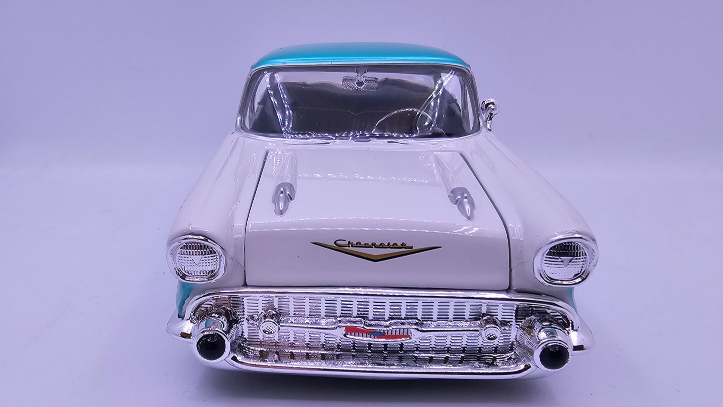 Chevy Bel Air 1957 Custom - Escala 1/24 - MotorMax - (Sin caja)