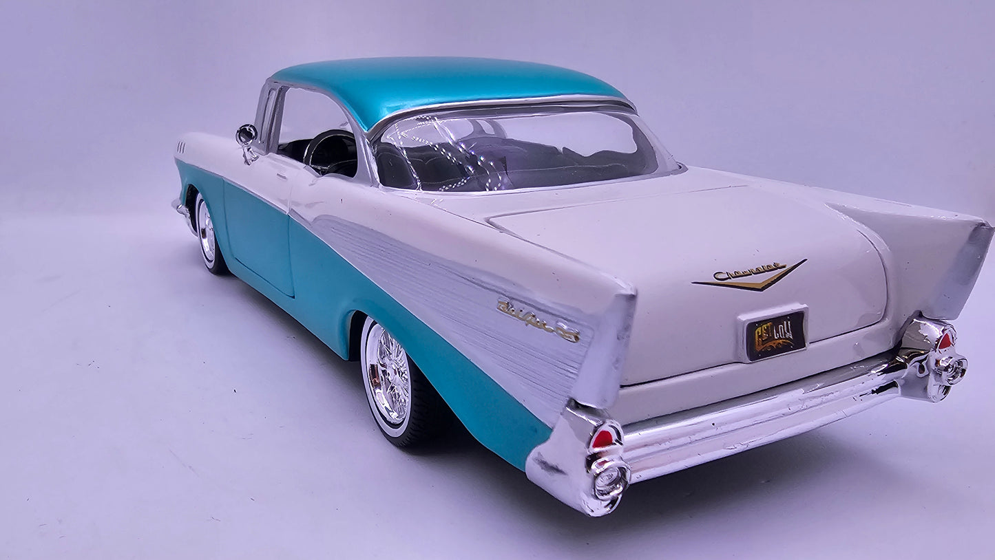 Chevy Bel Air 1957 Custom - Escala 1/24 - MotorMax - (Sin caja)