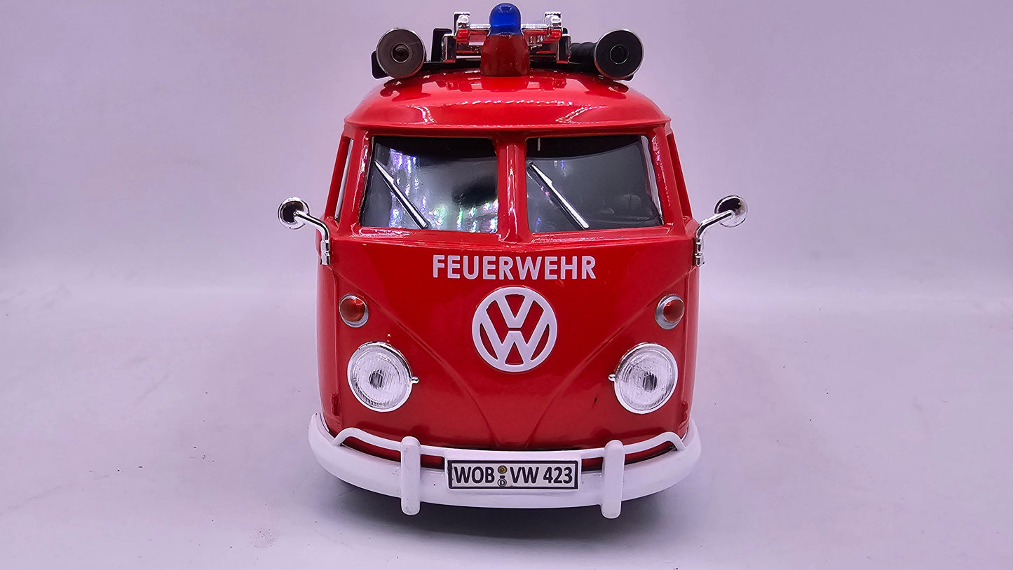 Volkswagen Type 2 Delivery Van Bombero - Escala 1/24 - MotorMax - (Sin caja)