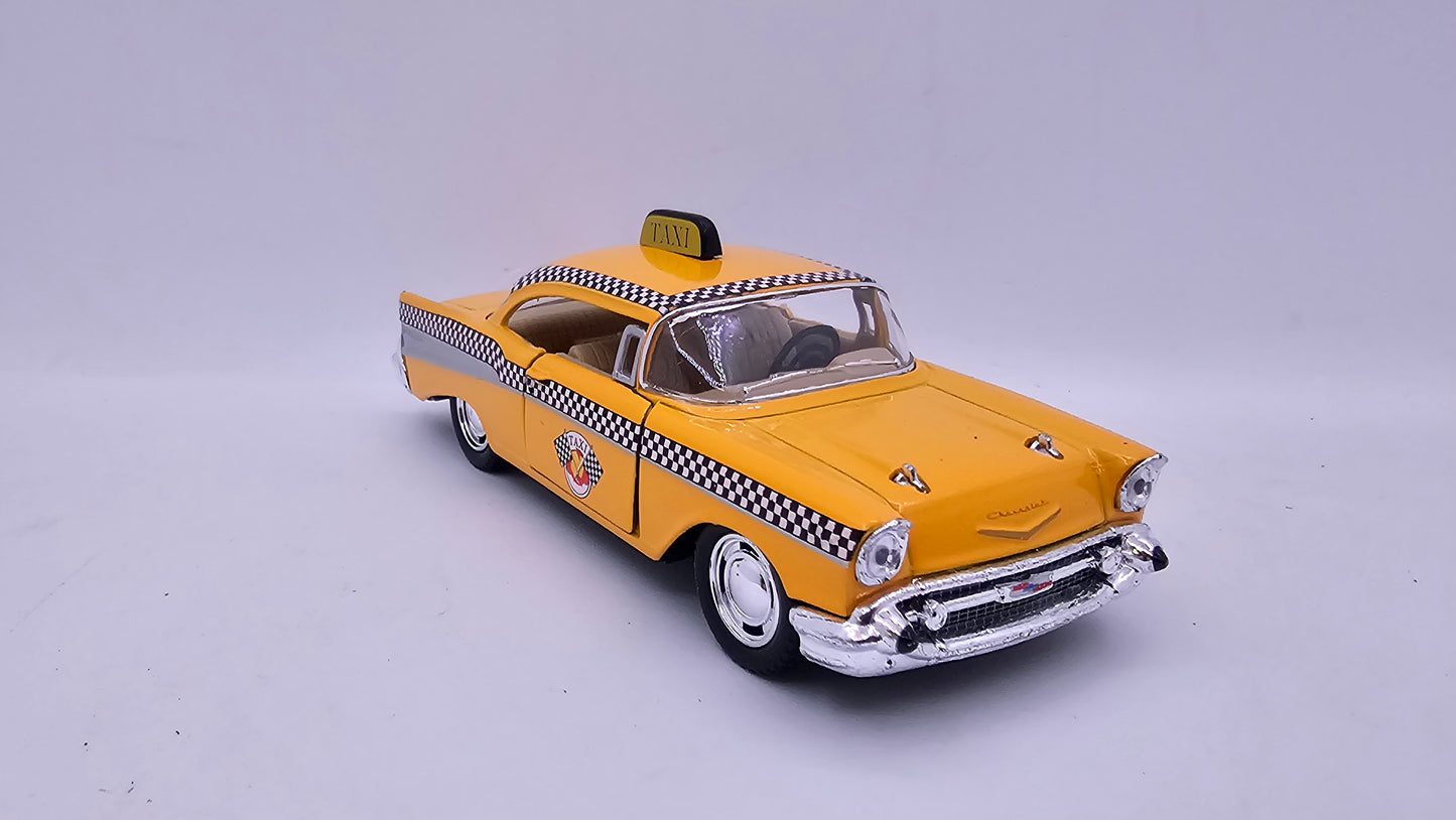 Chevrolet Bel Air Taxi 1957 - Escala 1/40 - Kinsmart - (Sin caja)