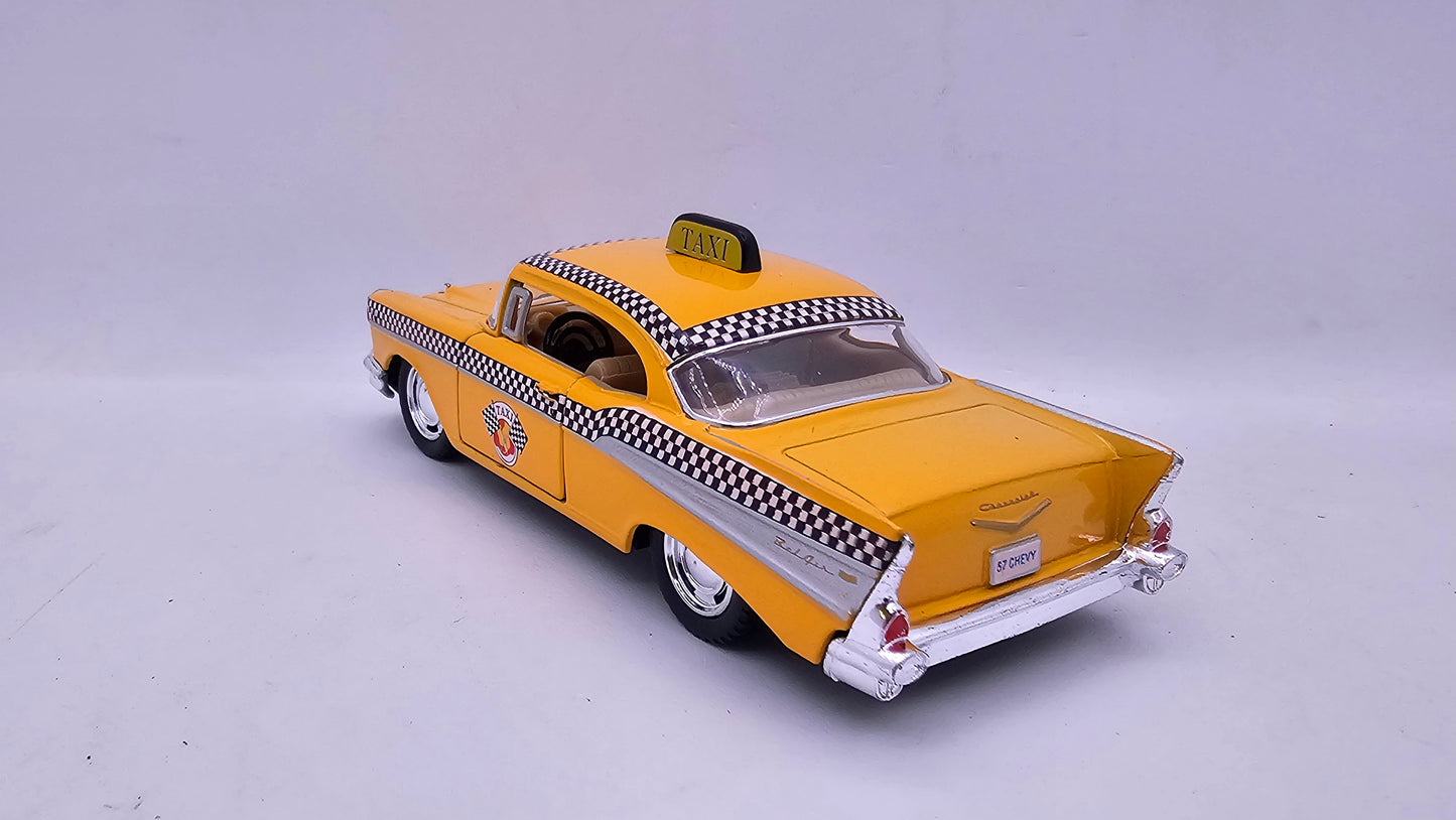 Chevrolet Bel Air Taxi 1957 - Escala 1/40 - Kinsmart - (Sin caja)