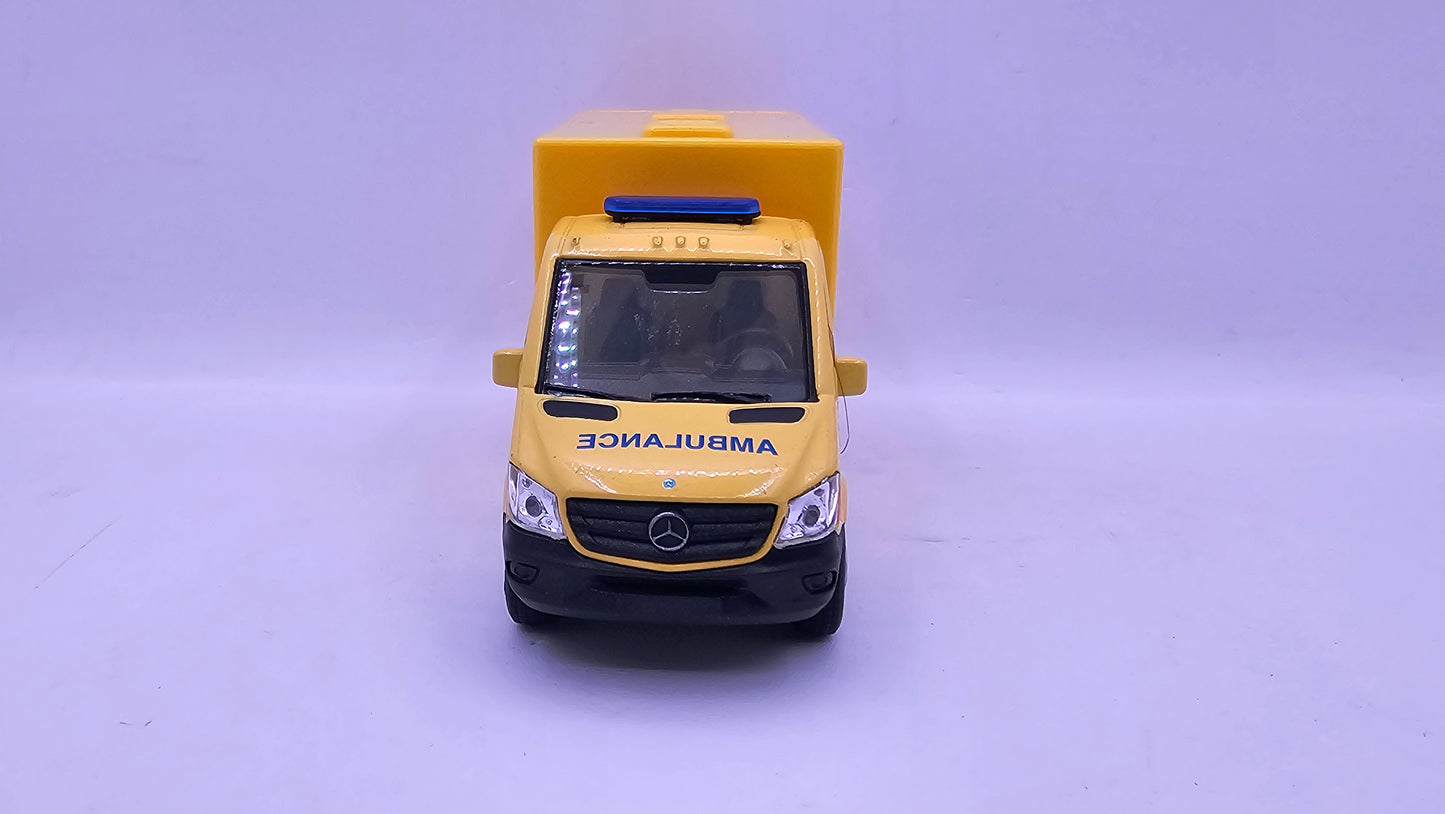 Mercedes Benz Sprinter Ambulancia - Escala 1/43 Welly - (Sin caja)