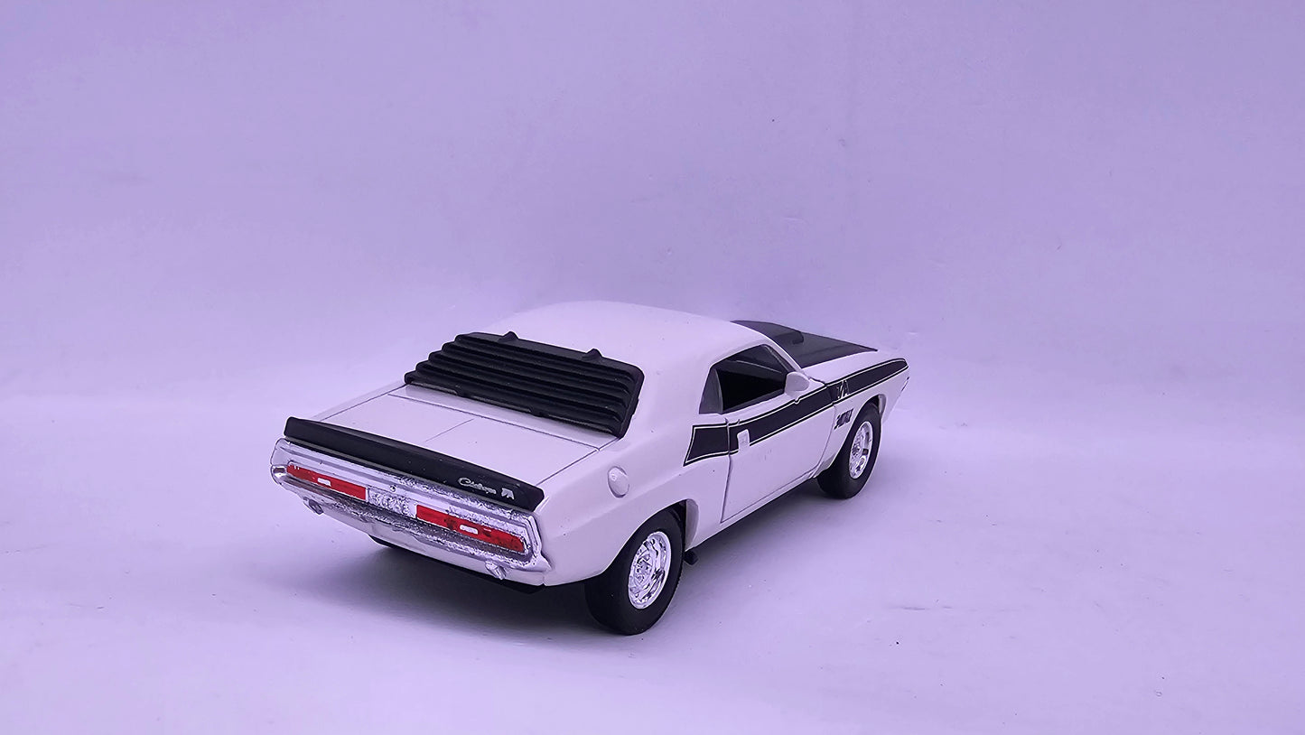 Dodge Challenger 1970 - Escala 1/38 - Welly