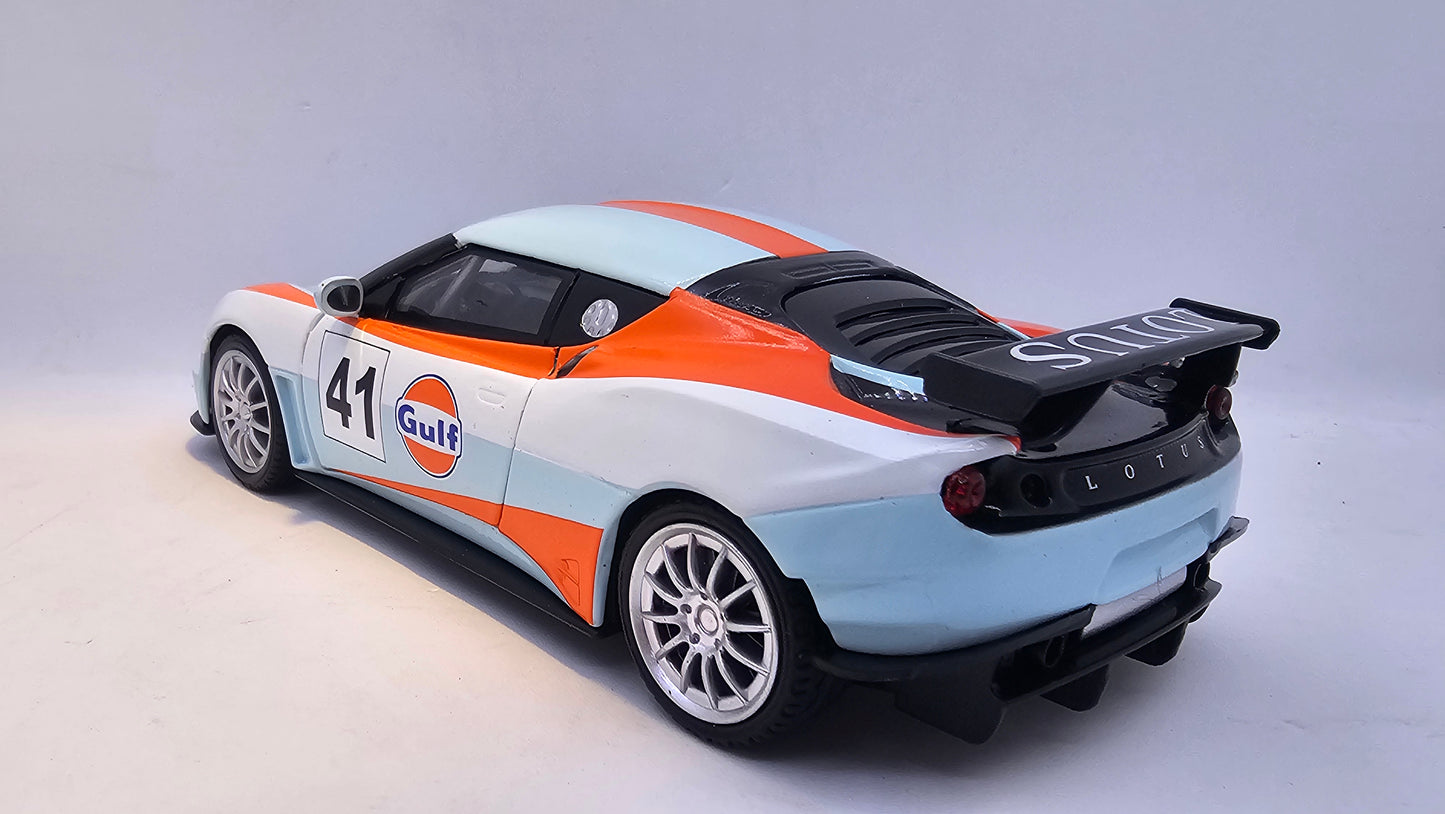 Lotus Evora GT4 Gulf - Escala 1/24 - MotorMax - (Sin caja)