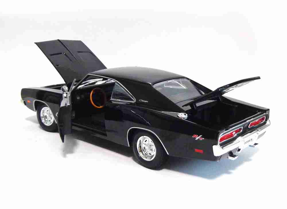 Dodge Charger R/T 1969 - Escala 1/18 - Maisto