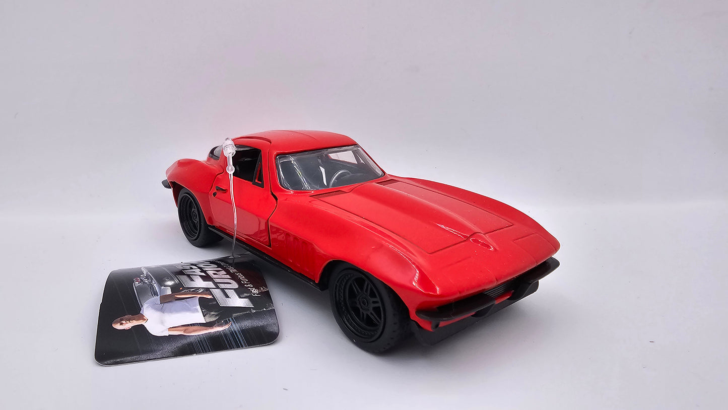Chevy Corvette 1966 de Letty - "RAPIDOS Y FURIOSOS 8" - Escala 1/32 - Jada