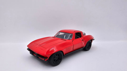 Chevy Corvette 1966 de Letty - "RAPIDOS Y FURIOSOS 8" - Escala 1/32 - Jada